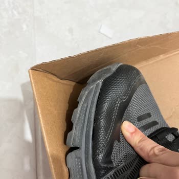 Skechers Ayakkabıda Kalitesiz Yapışkan Sorunu