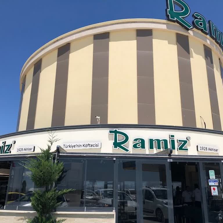 Köfteci Ramiz'de Hayal Kırıklığı: Bayat Ekmek Ve Kaba Hizmet