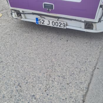 Otobüs Şoförünün Duyarsız Ve Tehlikeli Tavrı