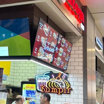 Akyaka AVM'de Atom Kumpir'de Bekleme Çilesi