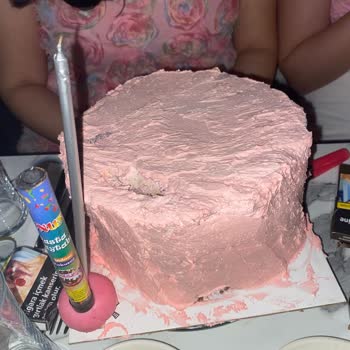 Doğum Günü Pastası Hayal Kırıklığı Ve Kötü Hizmet