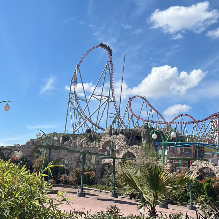 Yağmurlu Günde Eğlence Parkı Deneyimi