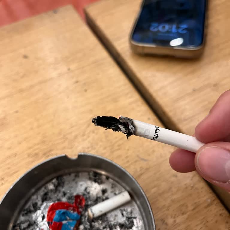 Marlboro Sigaralarında Sürekli Odun Parçaları Çıkması