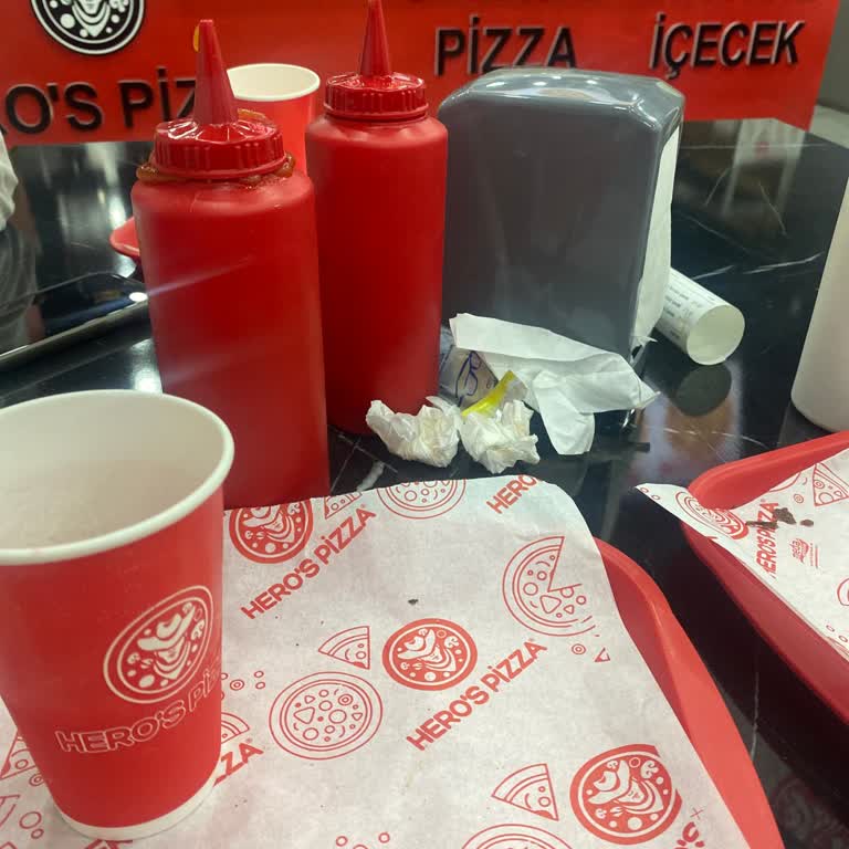 Üsküdar Şubesi: Soğuk Pizzalar Ve İlgisizlik