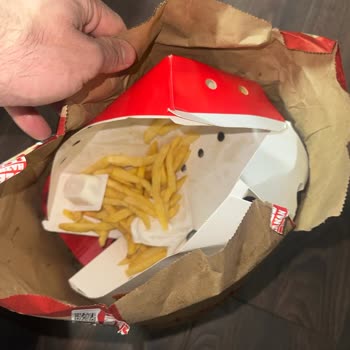 Burger King Siparişimde Kıl Çıktı Ve Yanlış Ürünler Geldi