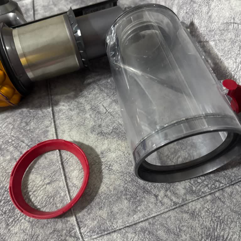 Dyson V15'te Kronik Sorun: Toz Haznesi Lastiği Çıkıyor
