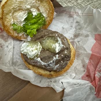 Hayal Kırıklığı Yaratan Burger Deneyimi