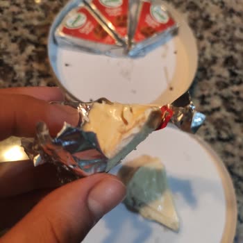 Bayram Keyfini Kaçıran Bozuk Üçgen Peynirler