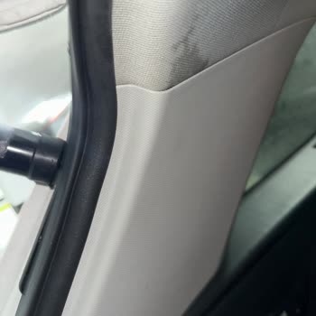 Aracım Her Yağmurda Su Alıyor: Çözüm Arayışı