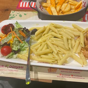 Bursa Anatolium'da Hayal Kırıklığı Yaratan Tavuk Dünyası Deneyimi