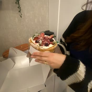 Doğum Günü Kutlamasında Hayal Kırıklığı: Liva Shop'un Bayat Ve Küçük Pastası