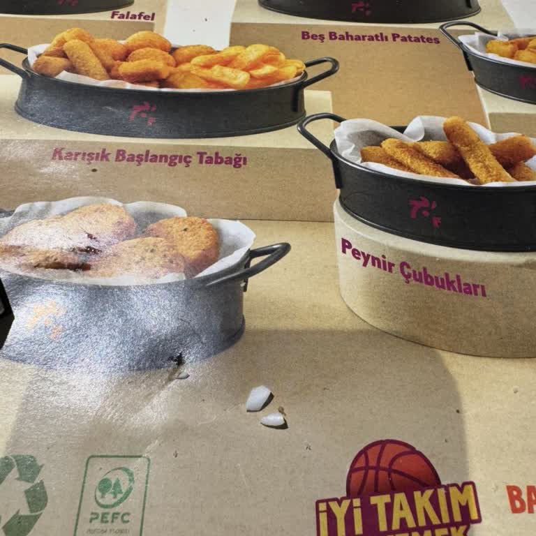 Restoranda Kırık Tabak Ve İlgisiz Hizmet Deneyimi