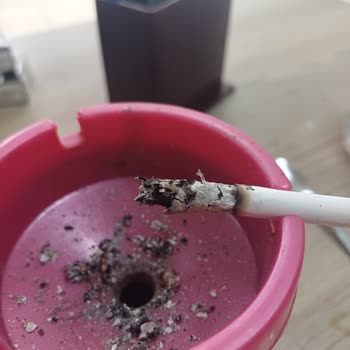 Parliament Sigaralarının Kalitesi Düşüyor: Acil İyileştirme Talebi