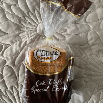 BİM Marketin Çok Tahıllı Ekmecik Ekmeğinde Plastik Cisim Şoku