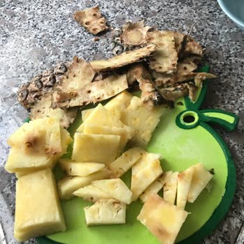 Bozuk Ananas Şoku: Güvenilir Market Hayal Kırıklığı