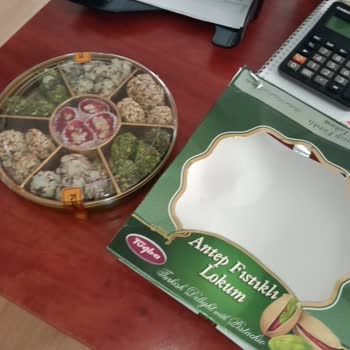 Paket Lokum İçerisinden Çıkan Kıl Şoku