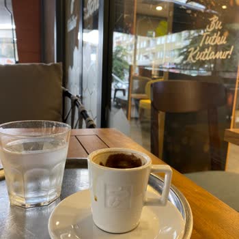 Tchibo'da Hizmet Kalitesi Düşüşte: Şişe Su Yerine Bardak Su