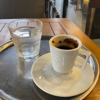 Tchibo'da Hizmet Kalitesi Düşüşte: Şişe Su Yerine Bardak Su