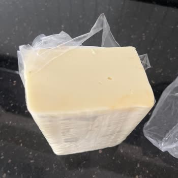 Plastik Ve Gaz Kokulu Kaşar Peyniri Şoku