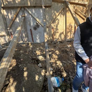İstanbul Büyükşehir Belediyesi Mezarlığımıza Dökülen Molozlar Ve İlgisizlik!