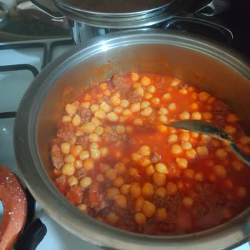 Tat Haşlanmış Nohutla Misafir Krizi