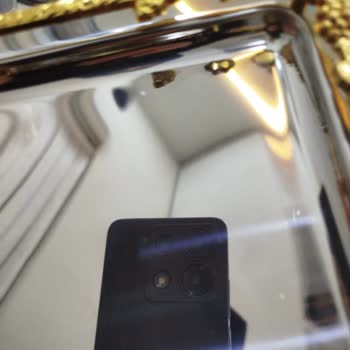 Çizik Gelen Tepsiler Ve İlgisiz Müşteri Hizmetleri