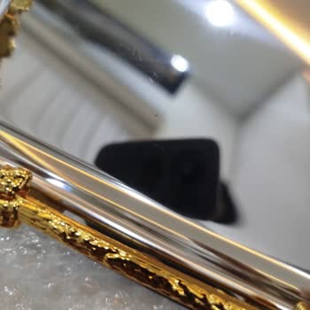 Çizik Gelen Tepsiler Ve İlgisiz Müşteri Hizmetleri