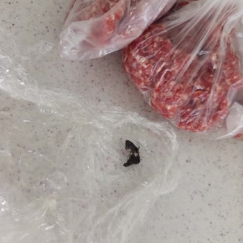 Kıyma İçinden Çıkan Kötü Sürpriz