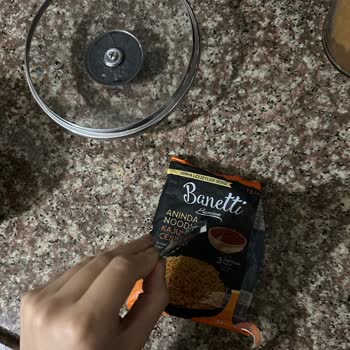 Eksik Baharat Paketi İle Hayal Kırıklığı Yaşatan Noodle Deneyimi