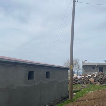 Yüksek Gerilim Hatları Tehlike Saçıyor: Acil Önlem Talebi