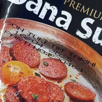 Sucuklarda Kemik Kırıntıları Ve İletişim Sorunu