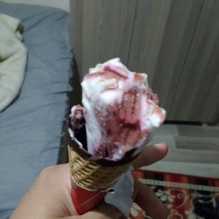 Eksik Ve Bayat Gelen Dondurma
