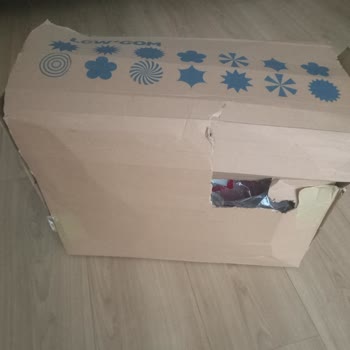 Özensiz Kargo Teslimatı Ve Yırtık Ambalaj Sorunu