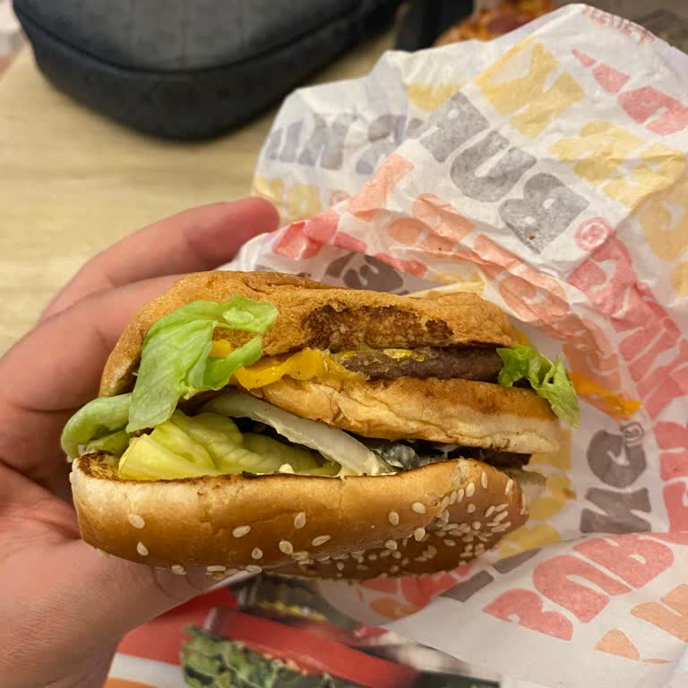 Burger King Van AVM'de Umursamazlık Ve Soğuk Burgerler