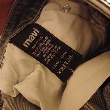 Mavi Outlet Mağazasında Kalitesiz Ürün Ve İlgisiz Hizmet