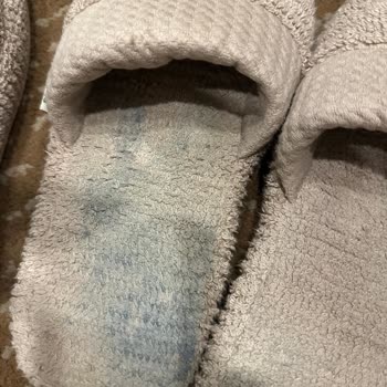 Chakra Banyo Terliklerinde Küf Sorunu