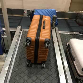 Havaalanında Valiz Hasarı Ve Yetersiz Destek