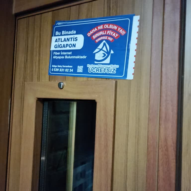 Atlantis'in Israrcı Reklam Etiketleri Bıktırdı