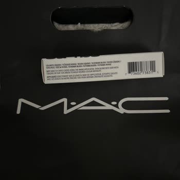 Mac Likit Allık: Kalıcılık Hayal Kırıklığı