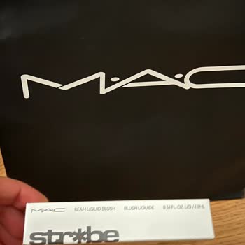 Mac Likit Allık: Kalıcılık Hayal Kırıklığı