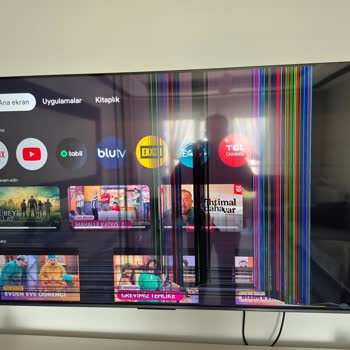 TCL Televizyon Ekranında Beklenmedik Çizikler Ve Servis Sorunu