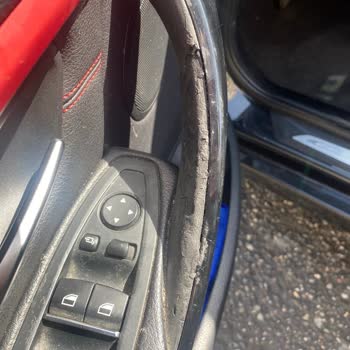 BMW 320i Kapı Kollarında Kronik Aşınma Sorunu