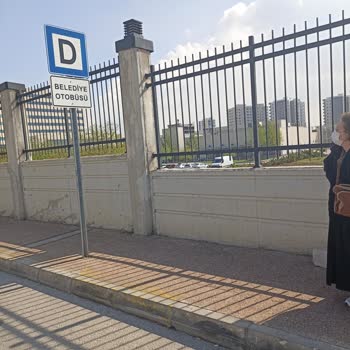 Mersin Şehir Hastanesi Önünde Bekleme Sorunu