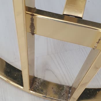 Hasarlı Mobilyalar Ve İletişim Problemleri