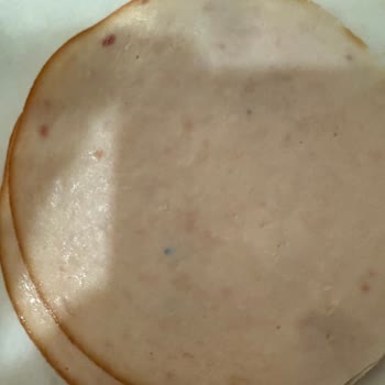 Hindi Füme Paketinde Mavi Plastik Parçalar: Namet Firmasına Güven Sarsılıyor
