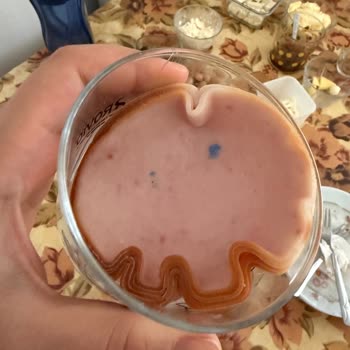 Hindi Füme Paketinde Mavi Plastik Parçalar: Namet Firmasına Güven Sarsılıyor