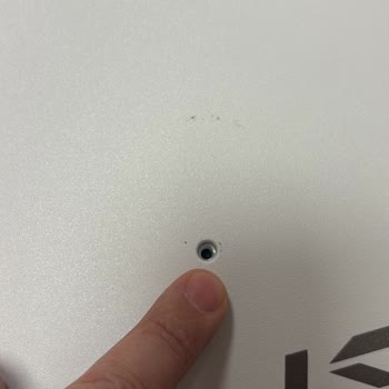 Yanlış Renk Ve Eksik Aparatlarla Gelen Monitör Mağduriyeti