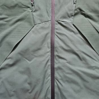 Renk Solması Ve Fermuar Sorunu İle Hayal Kırıklığı