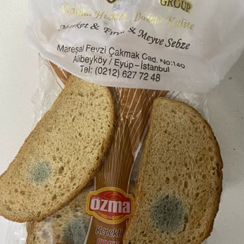 Özma Unlu Mamülleri Küflü Ekmek Ve İlgisiz Market Yetkilisi