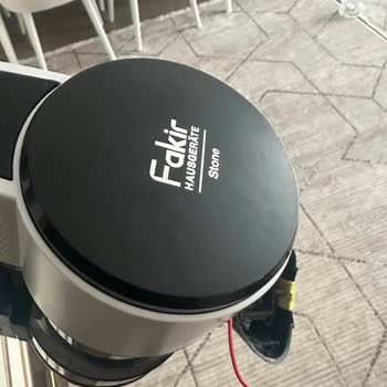 Hediye Dikey Süpürge Sorunları: Bambi Ve Fakir'e Çağrı